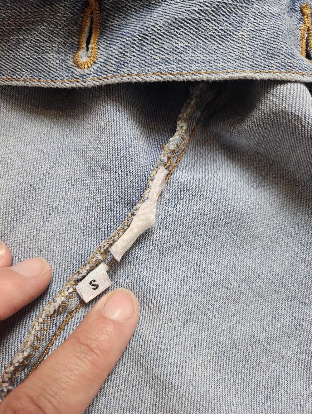 ELA COLECCIÓN Light Wash Denim Trucker Jacket Size S – Classic Button-Up - Picture 6 of 8